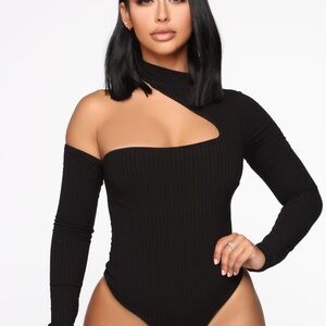 Fashion Nova Black Asymmetric One-Shoulder Ribbed Bodysuit